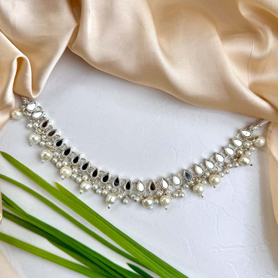 Petal Necklace (Silver)