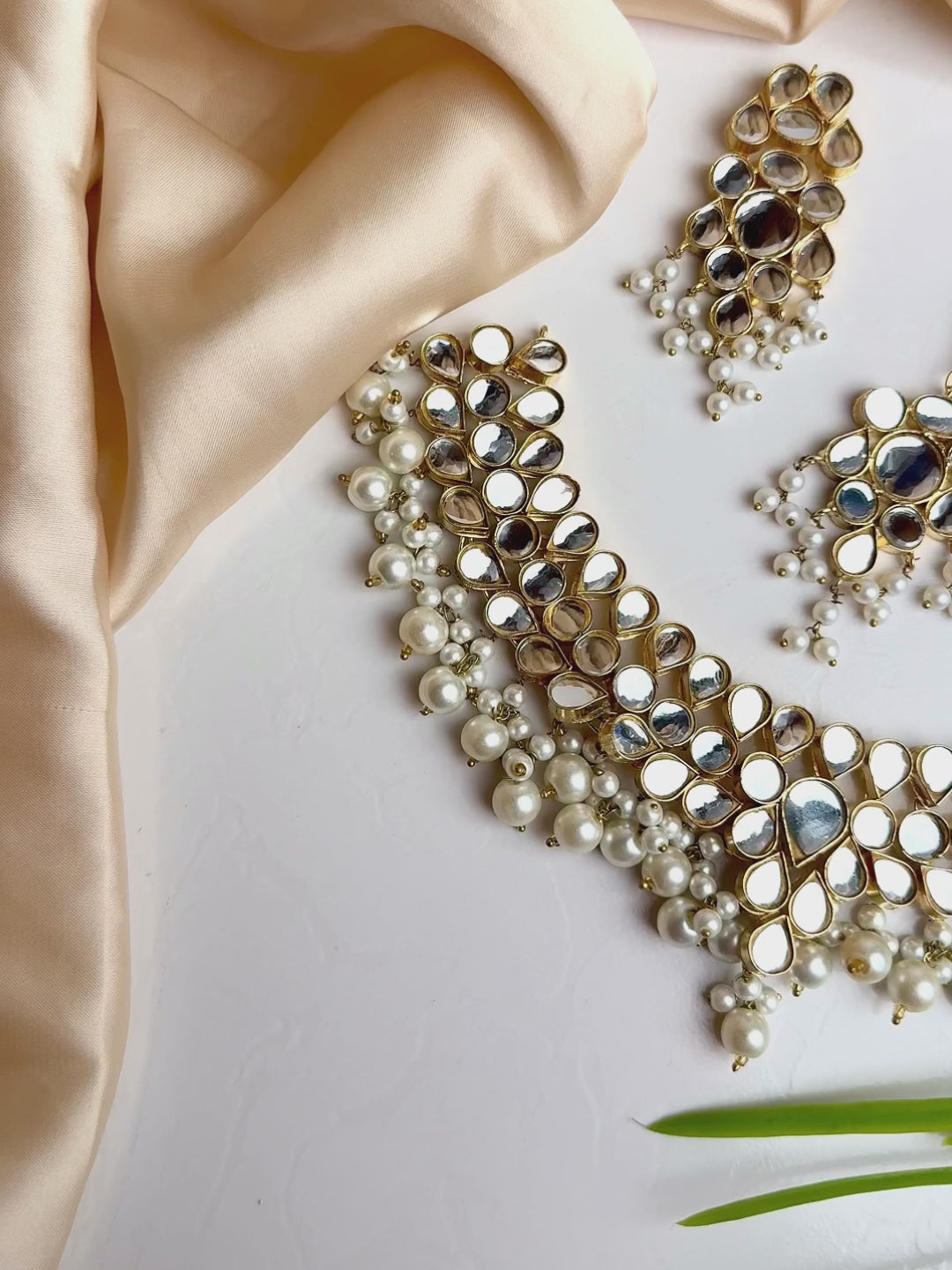 Load and play video in Gallery viewer, Naureen Bridal Set
