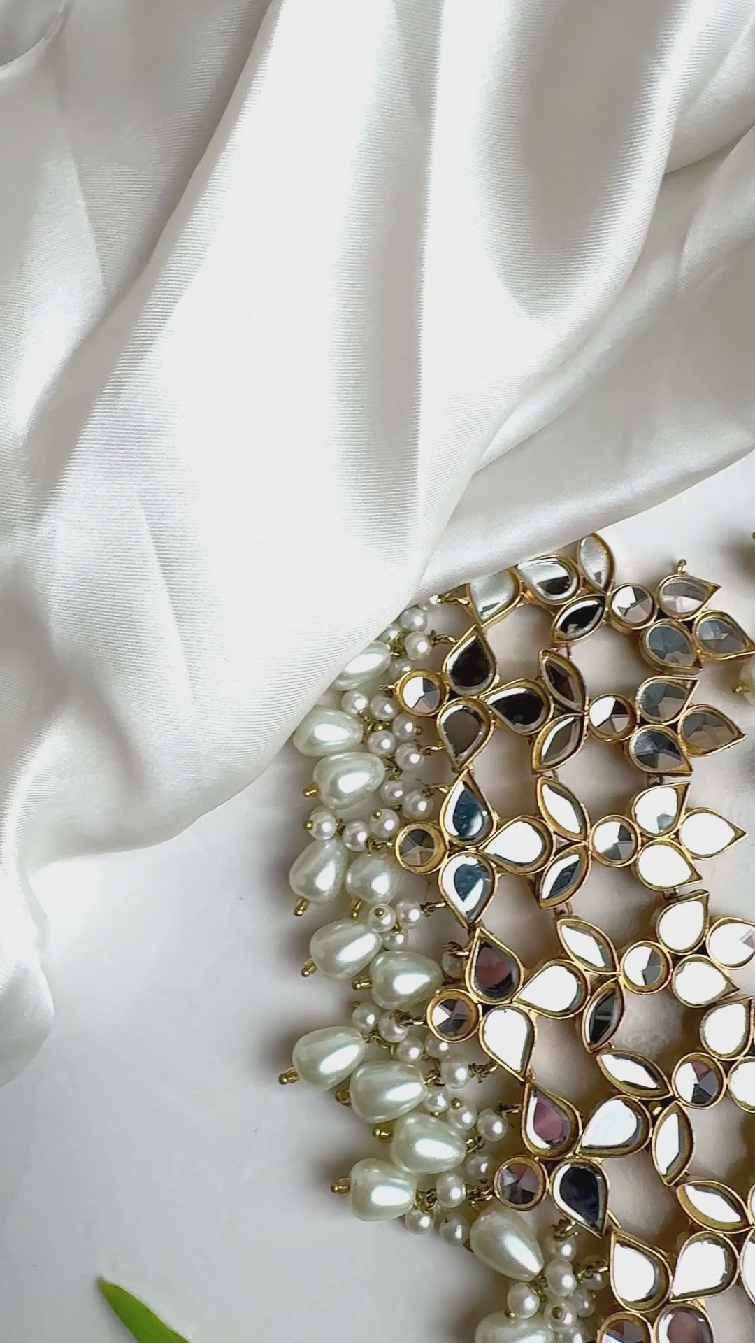 Load and play video in Gallery viewer, Savera Bridal Set (Pearl)

