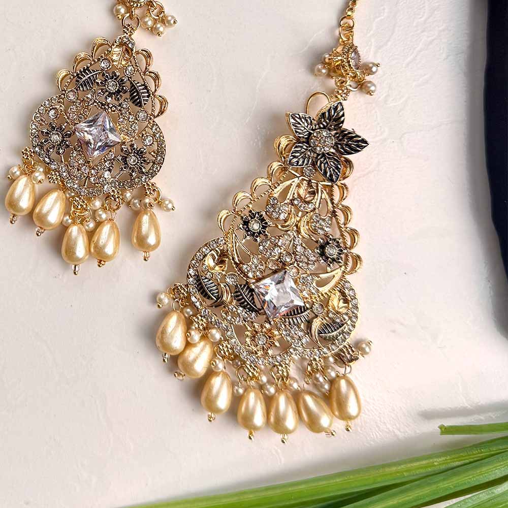 Sabira Earrings Teeka Set
