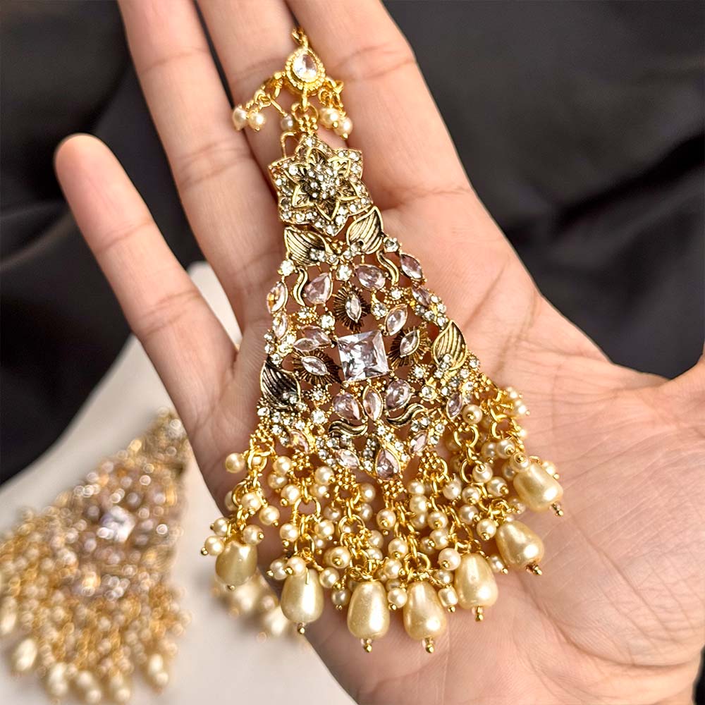 Sabita Earrings Teeka Set