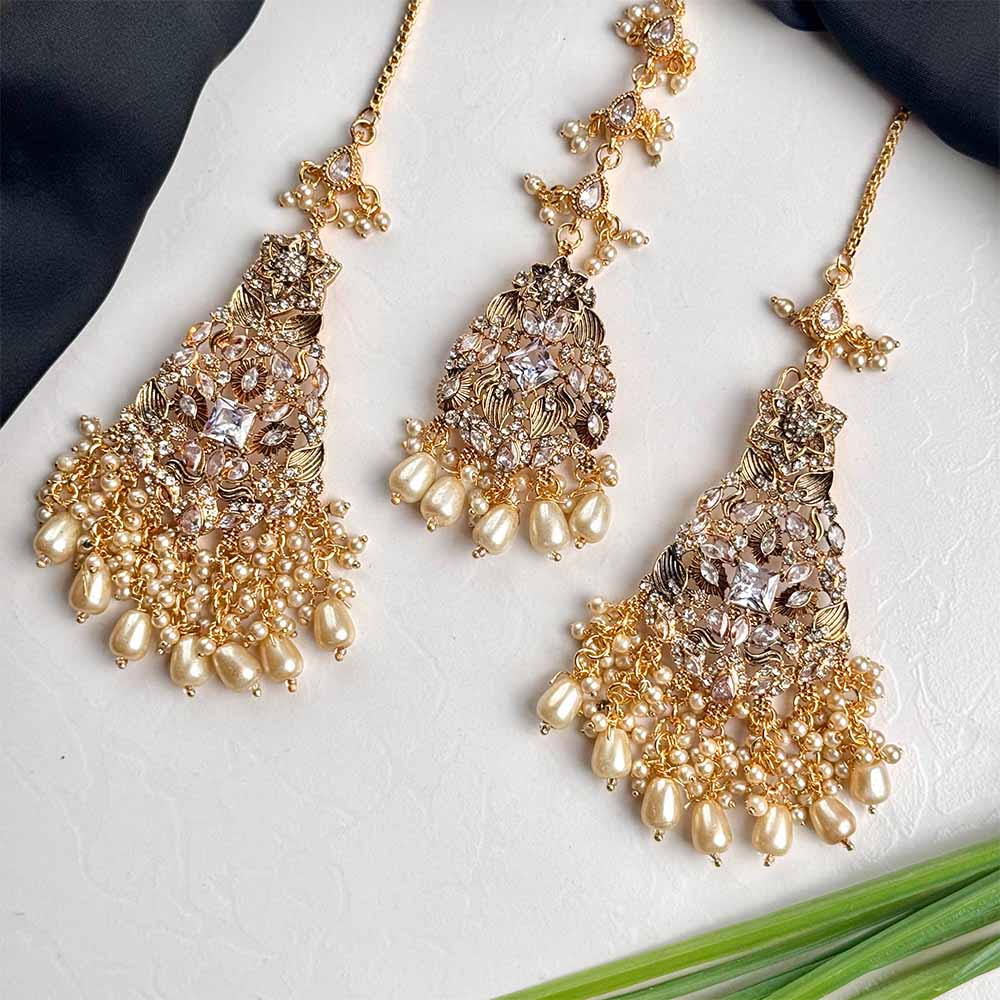 Sabita Earrings Teeka Set
