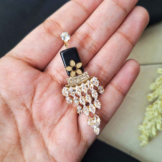 Zenia Earrings (Golden)